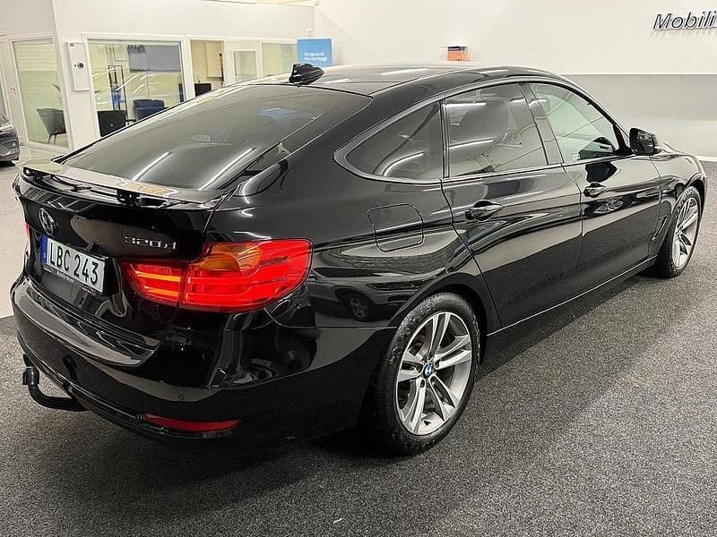 Begagnad BMW 320 Gran Turismo Sport Line 184 HK (135 kW) 2013 Svart Halvkombi