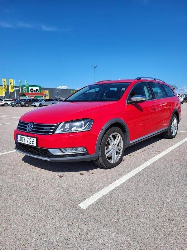 Röd Begagnad 2015 VW Passat Alltrack Kombi | 114 000 kr (Bra pris) - Bild 1/4