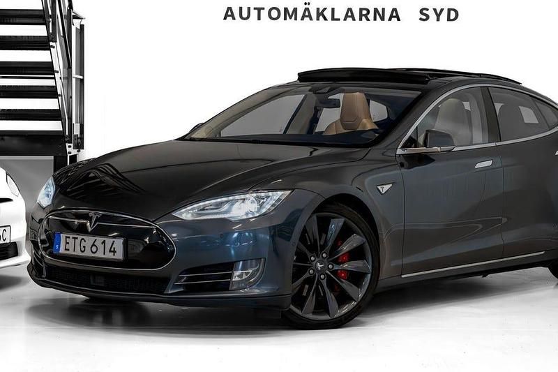 Begagnad Tesla Model S 375 kW (511 HK) 2015 Grå Halvkombi