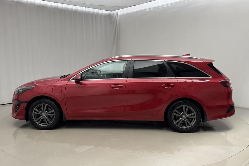 Begagnad Kia Ceed Sportswagon Advance 141 HK (103 kW) 2022 Röd Kombi