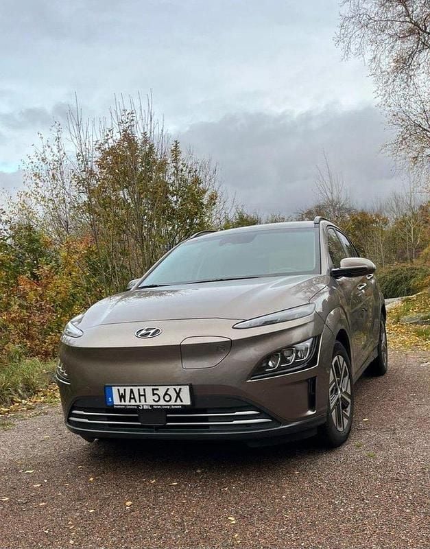 Begagnad 2023 Hyundai Kona Essential SUV | 265 000 kr - Bild 1/4