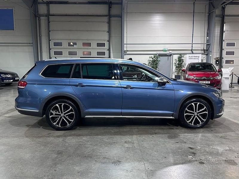 Begagnad VW Passat Alltrack 239 HK (175 kW) 2015 Harvard blue metallic Kombi