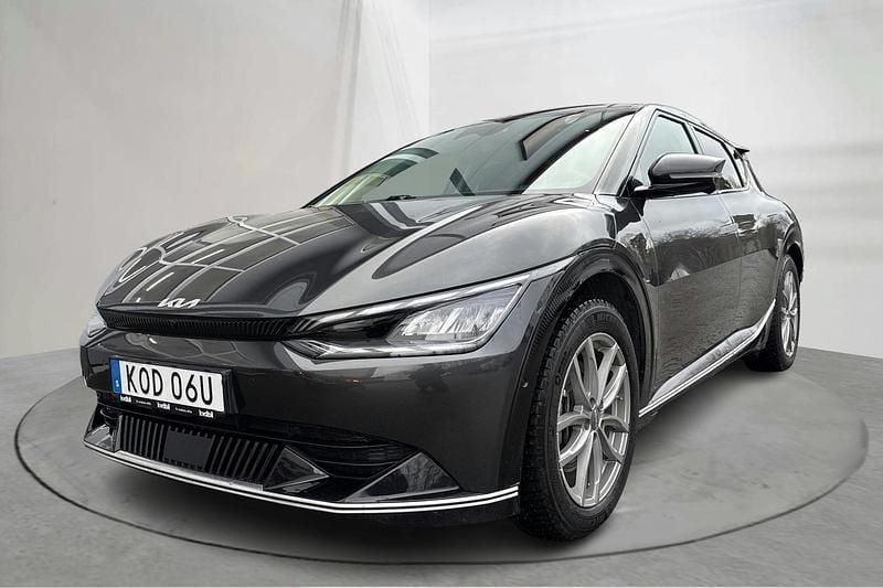 Grå Begagnad 2023 Kia EV6 Base SUV | 359 900 kr (Superpris) - Bild 1/4