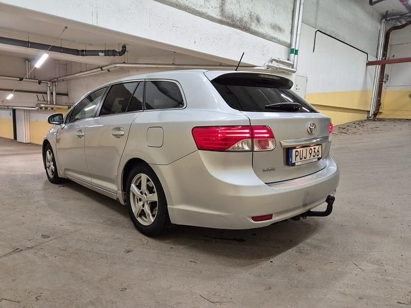 Begagnad Toyota Avensis Edition 124 HK (91 kW) 2014 Kombi
