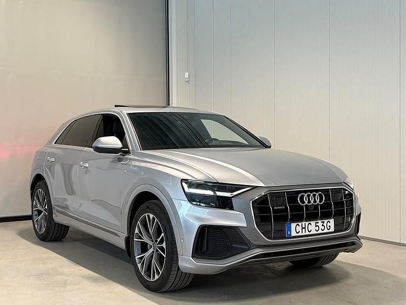 Silver Begagnad 2019 Audi Q8 S-Line SUV | 524 500 kr (Superpris) - Bild 1/4