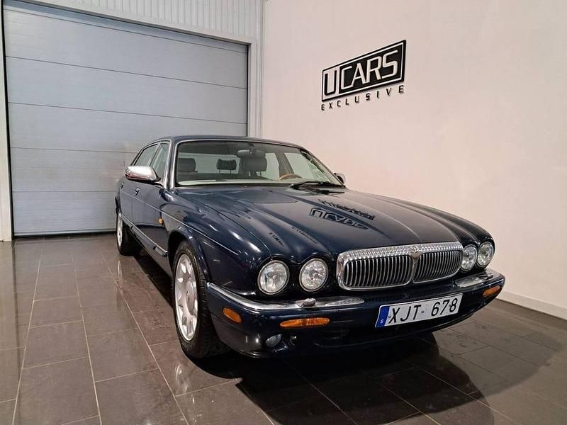 Begagnad Jaguar XJ 363 HK (266 kW) 1998 Mörkblå Sedan