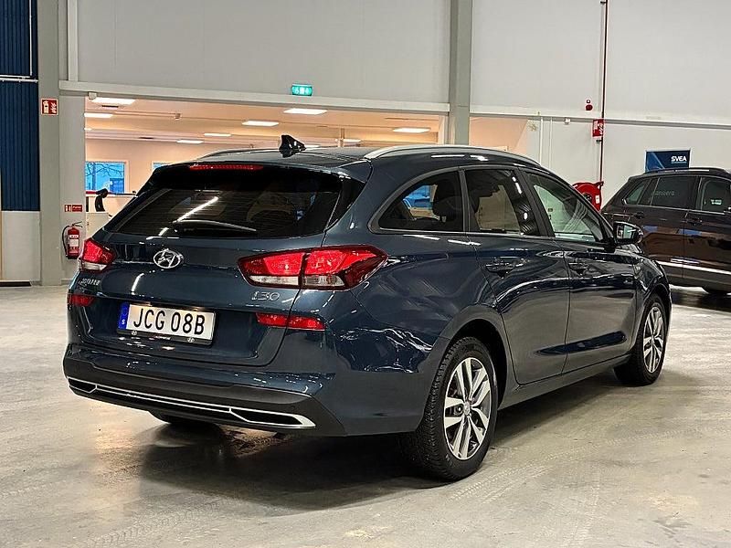 Begagnad Hyundai i30 Essential 120 HK (88 kW) 2021 Blå Kombi