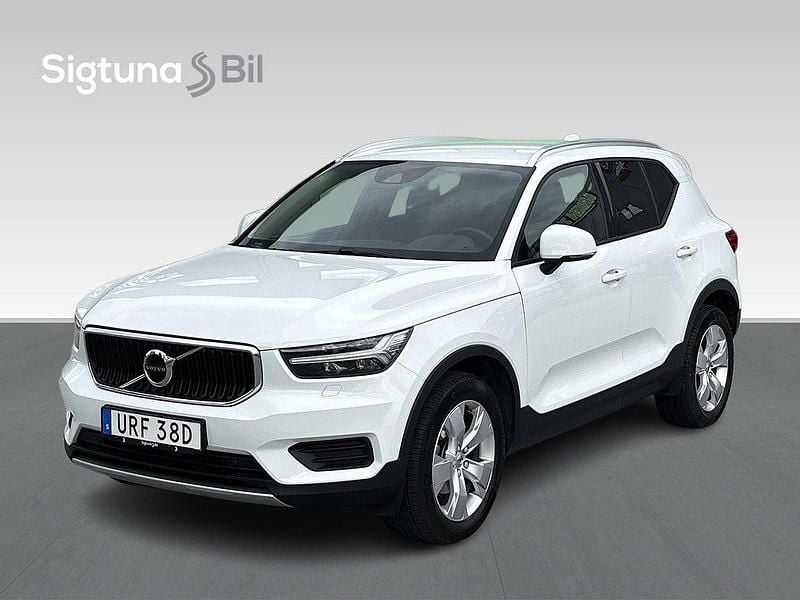 Vit Begagnad 2021 Volvo XC40 Momentum SUV | 279 900 kr (Marknadspris) - Bild 1/3