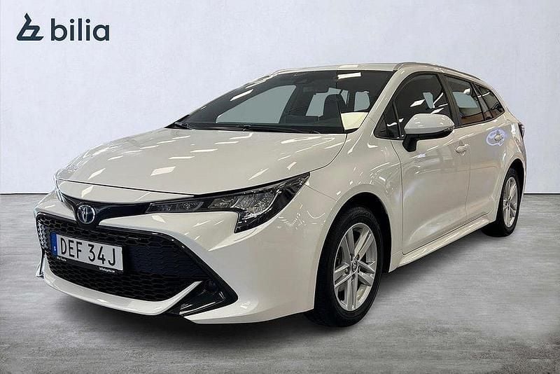 Vit Begagnad 2022 Toyota Corolla Active Kombi | 259 900 kr (Marknadspris) - Bild 1/3