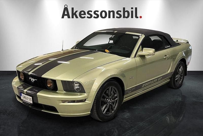 Begagnad Ford Mustang GT 301 HK (221 kW) 2006 Lgrön Cab