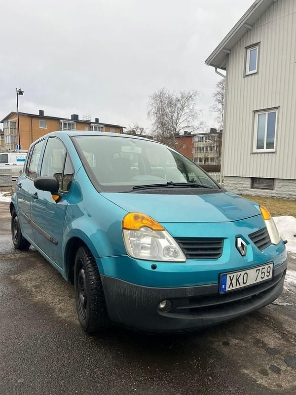 Begagnad Renault Modus 98 HK (72 kW) 2006 Minibuss