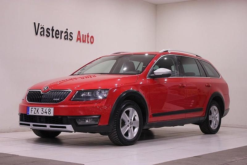 Begagnad Skoda Octavia Scout 184 HK (135 kW) 2015 Röd Kombi
