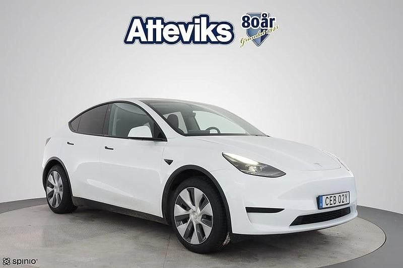 Begagnad Tesla Model Y Standard Range 250 kW (340 HK) 2022 Vit SUV