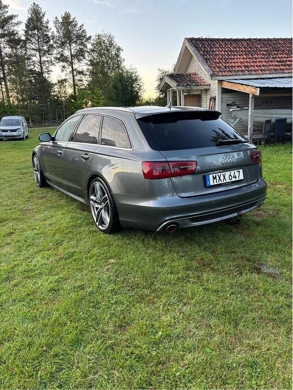 Grå Begagnad 2013 Audi A6 Kombi | 144 900 kr (Bra pris) - Bild 1/4