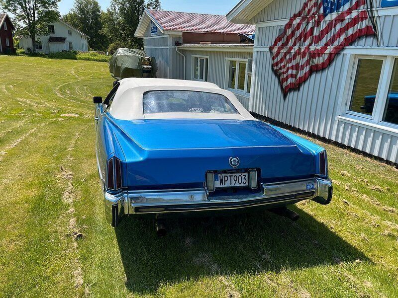 Begagnad Cadillac Fleetwood 238 HK (175 kW) 1973 Vit Sedan