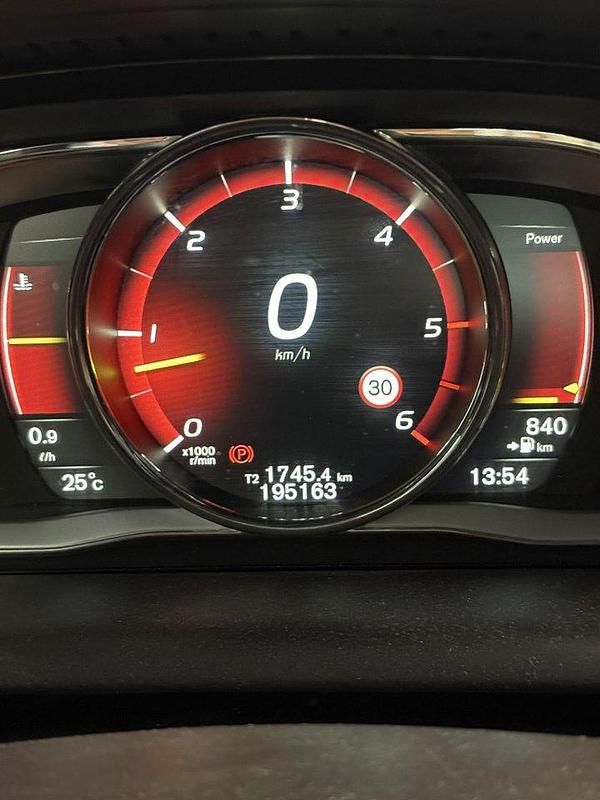 Svart Begagnad 2017 Volvo XC60 Standard SUV | 187 000 kr (Marknadspris) - Bild 1/4