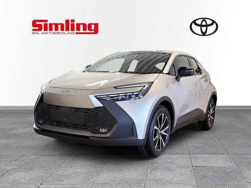 Ny 2025 Toyota C-HR Style SUV | 419 900 kr (Superpris) - Bild 1/4