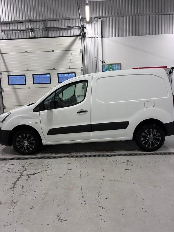 Begagnad Citroën Berlingo 75 HK (55 kW) 2013 Minibuss