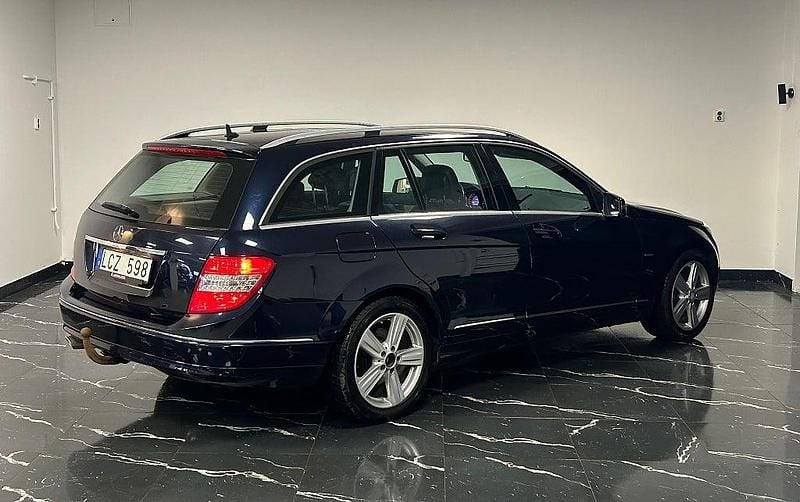 Begagnad Mercedes C220 Avantgarde 170 HK (125 kW) 2010 Blå Kombi