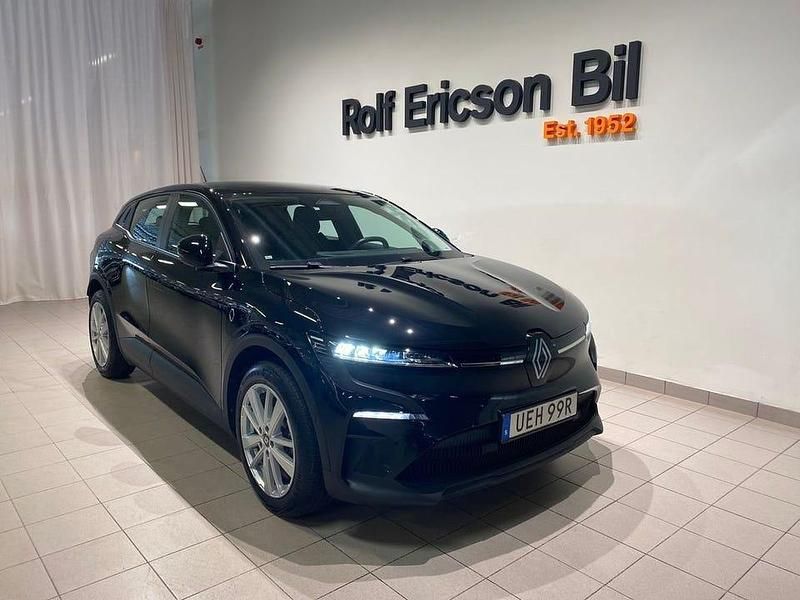 Svart Begagnad 2023 Renault Mégane IV Evolution | 319 500 kr - Bild 1/4