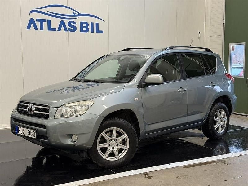Ljusgrön Begagnad 2007 Toyota RAV4 SUV | 74 900 kr (Marknadspris) - Bild 1/4
