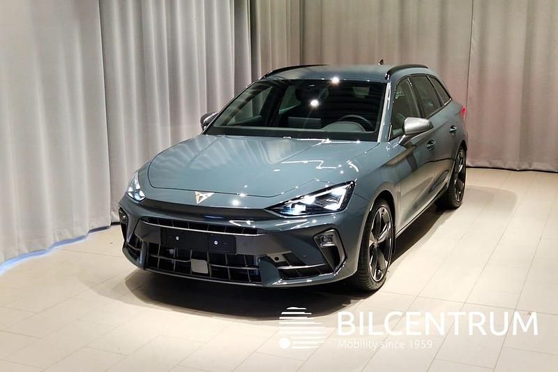 Blå Ny 2025 Cupra Leon Kombi | 411 500 kr (Marknadspris) - Bild 1/4