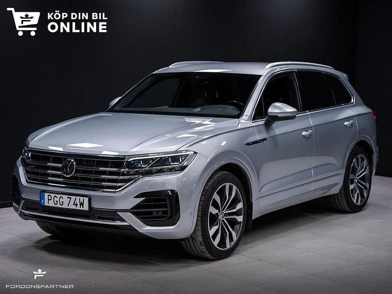 Silver Begagnad 2019 VW Touareg R-line SUV | 549 800 kr (Marknadspris) - Bild 1/4