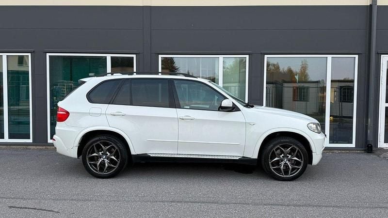 Vit Begagnad 2008 BMW X5 Sport Line SUV | 89 400 kr (Marknadspris) - Bild 1/4