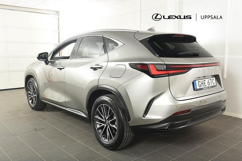Begagnad Lexus NX450h+ Executive Line 306 HK (225 kW) 2023 Ljusgrå SUV