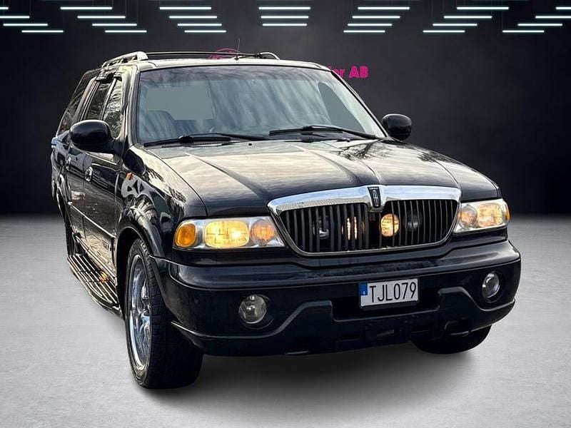 Begagnad Lincoln Navigator 305 HK (224 kW) 2002 Svart SUV