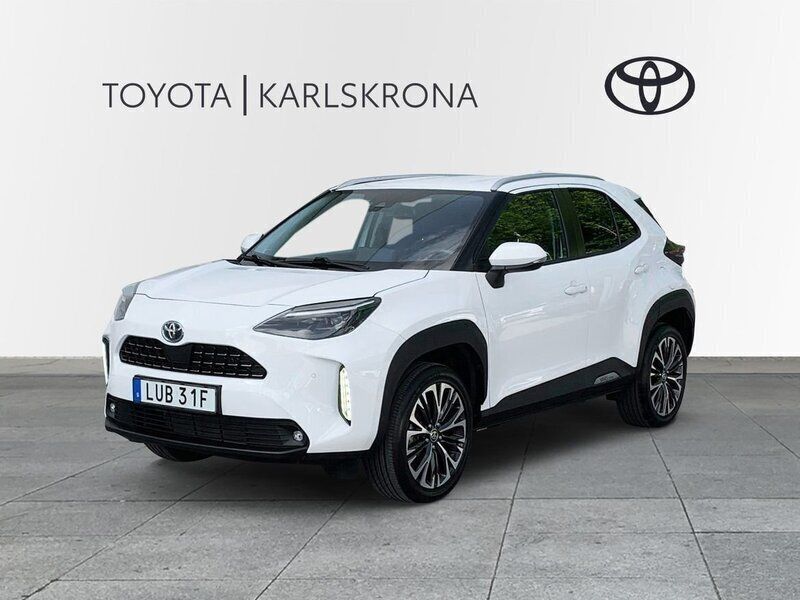 Vit Begagnad 2022 Toyota Yaris Cross Edition SUV | 309 000 kr (Lite dyr) - Bild 1/3