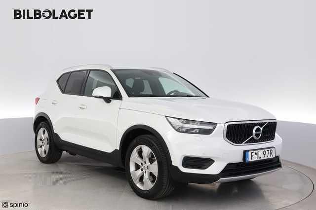 Vit Begagnad 2021 Volvo XC40 SUV | 329 800 kr (Marknadspris) - Bild 1/3