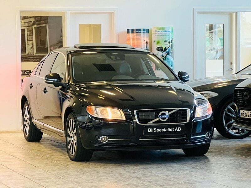 Svart Begagnad 2012 Volvo S80 Summum Sedan | 139 000 kr (Lite dyr) - Bild 1/4
