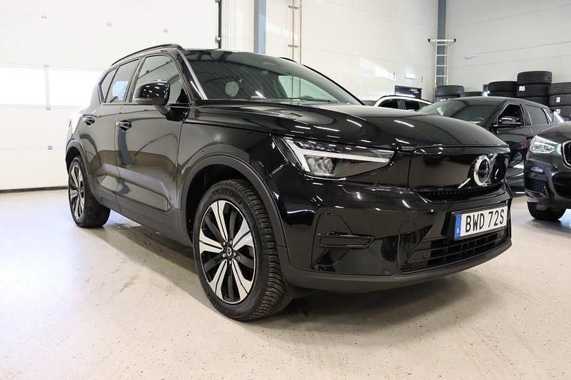 Begagnad Volvo XC40 Single Motor 169 kW (231 HK) 2022 Svart SUV