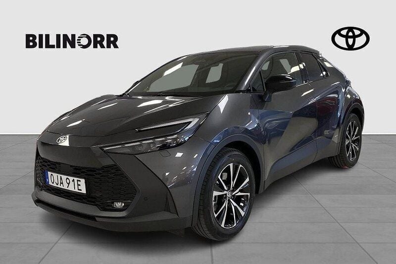 Mörkgrå Ny 2024 Toyota C-HR Style SUV | 414 900 kr (Marknadspris) - Bild 1/4