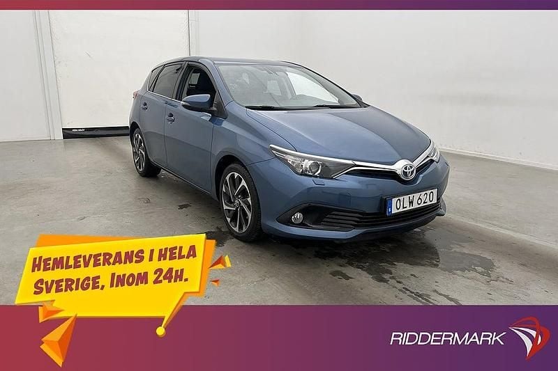 Blå Begagnad 2015 Toyota Auris Hybrid Halvkombi | 169 900 kr (Marknadspris) - Bild 1/3