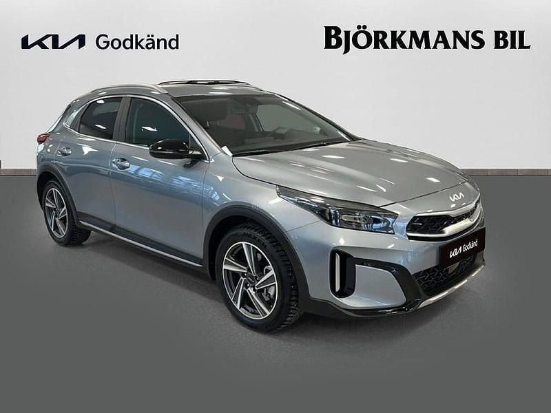 Begagnad Kia XCeed Advance 105 HK (77 kW) 2024 Grå SUV