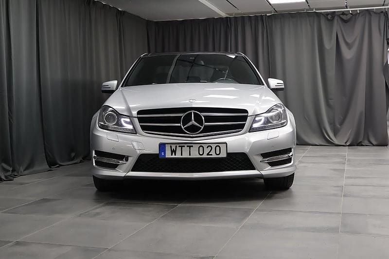 Begagnad Mercedes C180 Avantgarde Edition 156 HK (114 kW) 2013 Silver Sedan