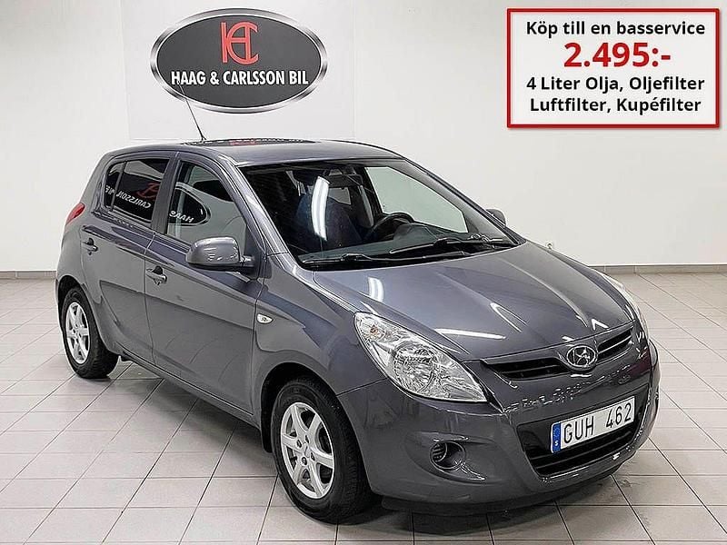 Mörkgrå (mgrå) Begagnad 2012 Hyundai i20 Halvkombi | 44 000 kr (Marknadspris) - Bild 1/4