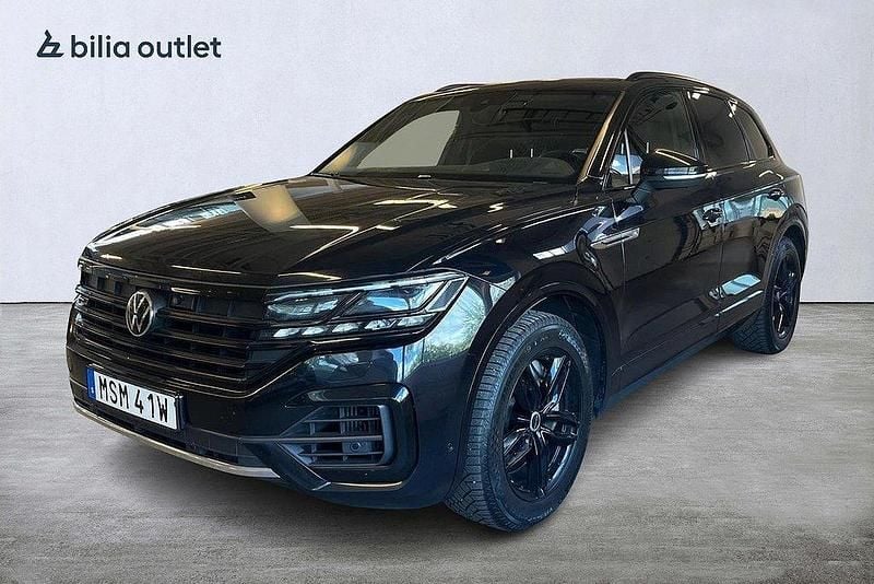 Svart Begagnad 2020 VW Touareg R-line SUV | 549 000 kr - Bild 1/4