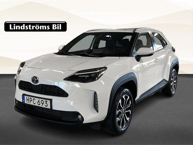 Vit Begagnad 2022 Toyota Yaris Cross Active SUV | 269 000 kr (Marknadspris) - Bild 1/3