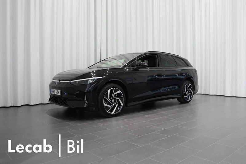 Svart (grenadilla black metallic) Ny 2025 VW ID.7 GTX Sedan | 710 500 kr - Bild 1/4