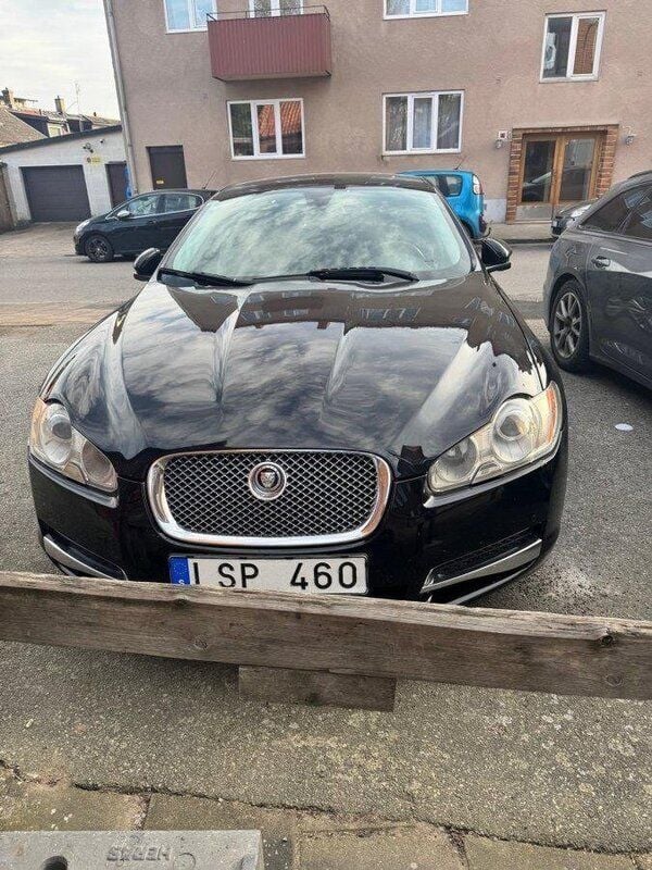 Svart Begagnad 2011 Jaguar XF Sedan | 60 000 kr (Marknadspris) - Bild 1/4
