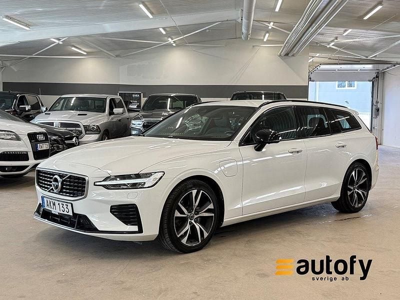 Vit Begagnad 2020 Volvo V60 R-Design Kombi | 279 900 kr (Bra pris) - Bild 1/4