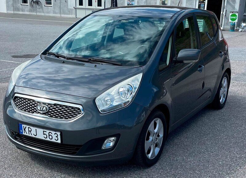 Grå Begagnad 2010 Kia Venga Comfort Halvkombi | 55 000 kr (Lite dyr) - Bild 1/4