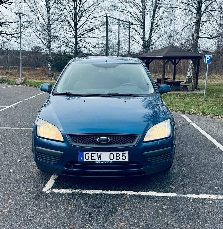 Begagnad 2007 Ford Focus Halvkombi | 16 500 kr (Bra pris) - Bild 1/4