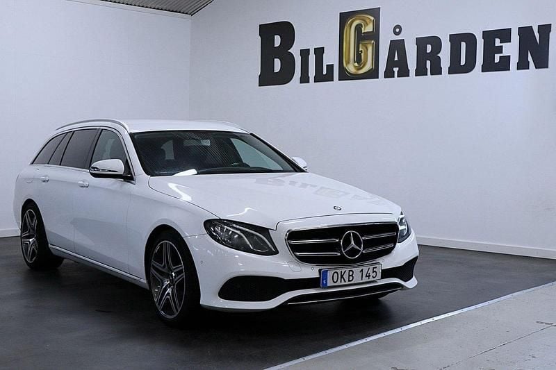 Vit Begagnad 2016 Mercedes E220 Kombi | 144 900 kr - Bild 1/4