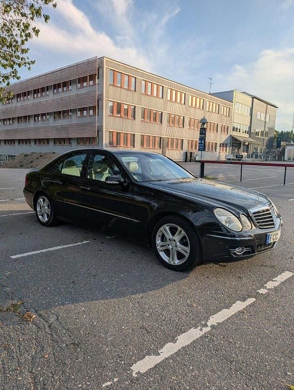 Svart Begagnad 2007 Mercedes E280 Avantgarde Sedan | 54 000 kr (Bra pris) - Bild 1/4