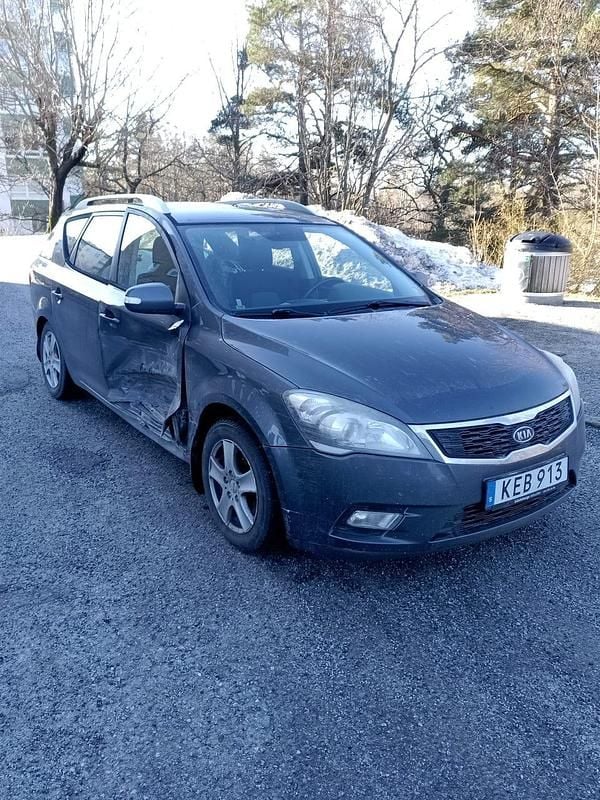 Begagnad Kia Ceed Sportswagon 115 HK (84 kW) 2010 Kombi