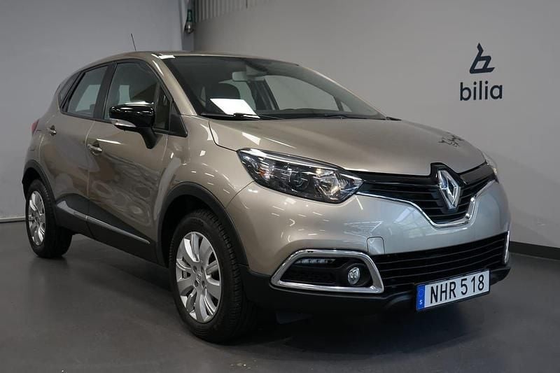 Ljusbrun Begagnad 2016 Renault Captur Expression SUV | 119 900 kr (Marknadspris) - Bild 1/3